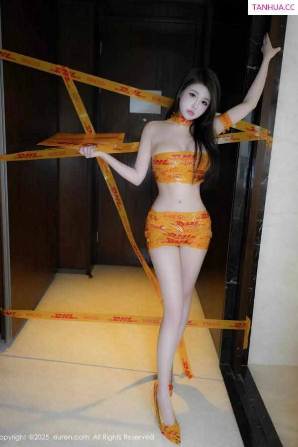 甜妮  [XiuRen]高清写真图 2025.03.14 No.10016 甜妮 美腿性感第10张图片